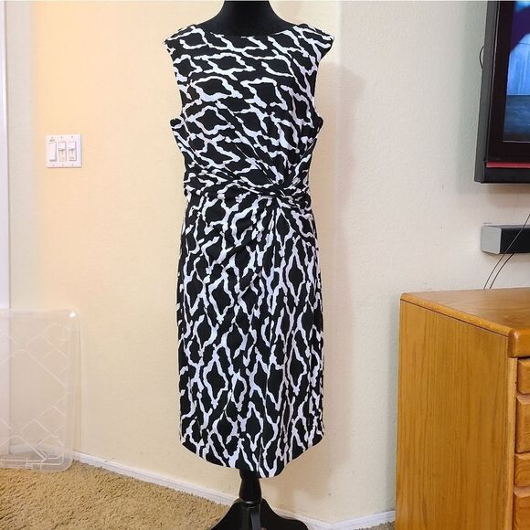 Chaus Dresses & Skirts - NWOT "Chaus" dress size L.